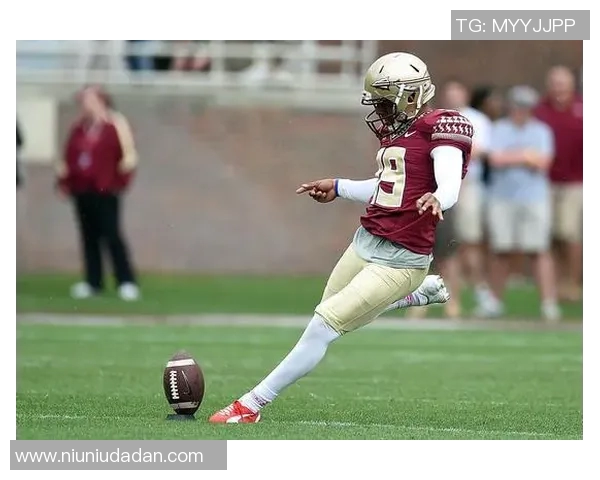 足球明星邓普西的传奇生涯与对美国足球的深远影响探讨