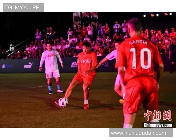 黑色背景下的足球明星人物魅力展现与风采分析